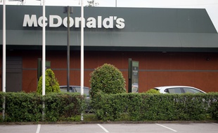 Un restaurant McDonald´s en Espagne (illustration).