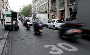 Une rue limitée à 30 km/h à Paris. (illustration)