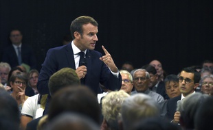 Emmanuel Macron a défendu son bilan environnemental lors du débat sur la réforme des retraites,le 3 octobre 2019, à Rodez (Aveyron).