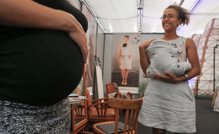 Strasbourg le 6 septembre 2016. Inventions concours Lépine 2016 présentées à la Foire européenne de Strasbourg. Robe porte bébé.