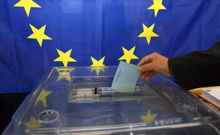 Illustration d'un bureau de vote.