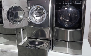 Le LG Twin Wash System présenté par LG, au CES 2015, à Las Vegas, le 5 janvier 2015.