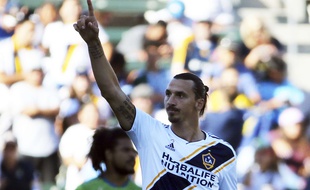 Zlatan Ibrahimovic rempile pour une saison supplémentaire en MLS, sous les couleurs du LA Galaxy.