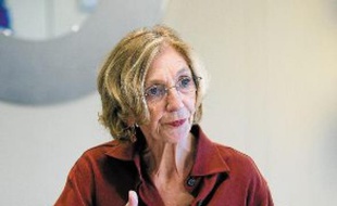 La ministre du Commerce extérieur, Nicole Bricq, dans son bureau à Bercy.