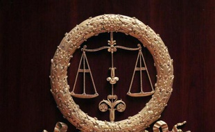 Deux jeunes liés à une mouvance d'extrême droite ont été condamnés jeudi soir à Lyon à des peines de prison ferme pour l'agression violente de quatre personnes en mai, dont l'une était d'apparence asiatique.