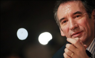 François Bayrou – Il est battu à Pau
François Bayrou a reconnu sa défaite.sa défaite à «300 voix près, soit 1% des suffrages». Plus de détails ici...