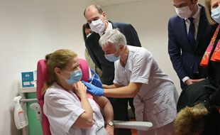 Vaccination : Jean Castex dit qu’il se fera vacciner « très rapidement » si la suspension d’AstraZeneca est levée (Illustration)