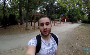 Le youtubeur Garry's School se penche sur le mystère de la balançoire «hantée» de Toulouse.
