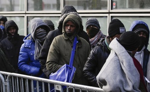 Des migrants à Paris en 2017.