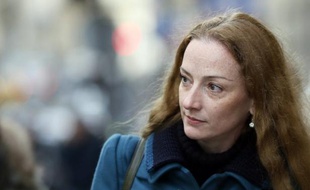 Florence Cassez, qui a passé le dimanche en famille à Malo-les-Bains (Nord), était de retour lundi à Paris où elle a été reçue à déjeuner par l'ancien président Nicolas Sarkozy et son épouse Carla Bruni-Sarkozy, ont constaté des journalistes de l'AFP.