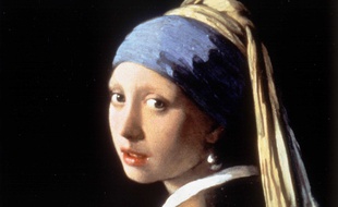 « La jeune fille à la perle » de Johannes Vermeer a été peint au XVIIe siècle