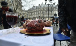 Des têtes de moutons exposées lors d'un rassemblement de militants de la cause vegan, le 30 janvier 2016 à Paris
