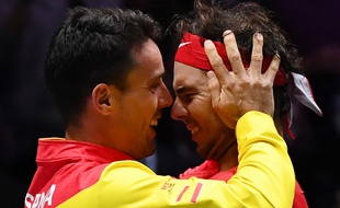 Roberto Bautista-Agut (à g.) a été soutenu par son coéquipier Rafael Nadal après la mort de son père.
