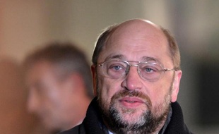 Décisions imposées au forceps, manque de légitimité et problème de transparence: plus de quatre ans après le début de la crise, la troïka (UE, BCE et FMI) doit se réformer, estime le Parlement européen face à un bilan très critiqué en Europe où elle est souvent synonyme d'austérité aveugle.
