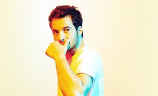 Le chanteur Amir.