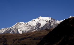 Le massif du Mont-Blanc, ici photographié depuis le barrage de Roselend dans le Beaufortain.