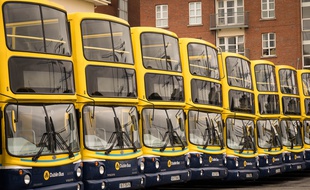 Des bus à Dublin, en Irlande (illustration).