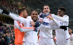 Alexandre Lacazette et Samuel Umtiti, ici avec Corentin Tolisso et Maxime Gonalons lors du nul à Rennes (2-2), espèrent faire changer d'avis Didier Deschamps d'ici la fin de saison.