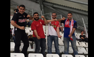 Le Jardiniers FC et sa "bâche invisible" lors d'OM-Monaco, le 10 mai 2015.