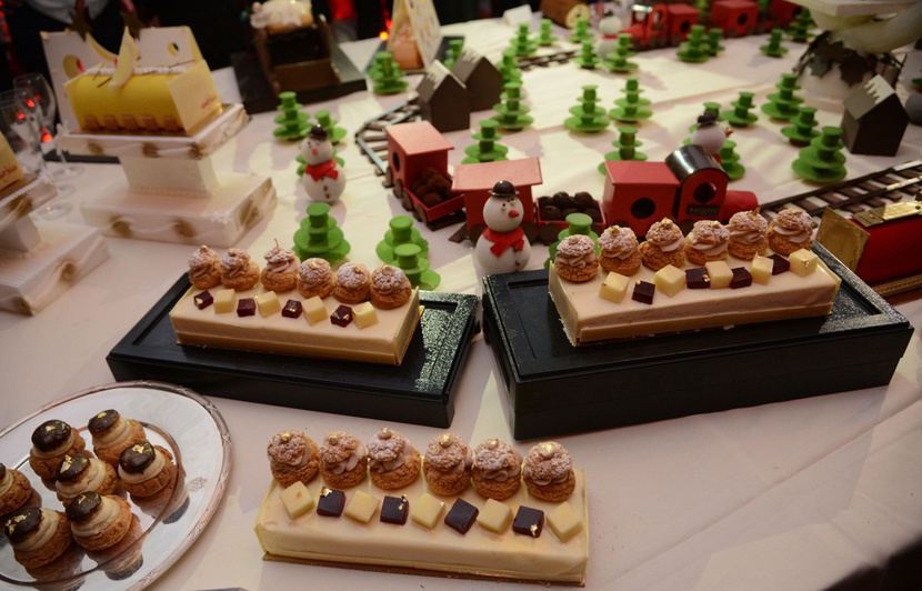 Les Aliments Clivants De Noel La Buche Patissiere Ca M Ecœure Ou C Est L Esprit De Noel