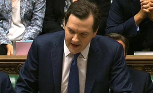 Le gouvernement britannique a confirmé mercredi son intention d'économiser 11,5 milliards de livres (13,5 milliards d'euros) supplémentaires, pour lutter contre le déficit public, mais a promis des investissements dans les infrastructures.