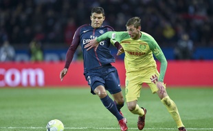 Emiliano Sala face à Thiago Silva.