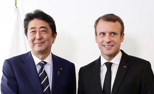 Le Premier ministre japonais Shinzo Abe et Emmanuel Macron à New York, le 20 septembre 2017.