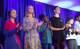 Seize jeunes, dont Greta Thunberg, ont déposé une plainte contre la France et quatre autres pays.