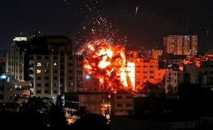 L'armée israélienne a lourdement répliqué aux tirs de roquettes venus de la bande de Gaza.