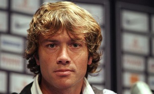 Diego Lugano, le défenseur uruguayen du PSG, lors de sa présentation à la presse, le 30 aout 2011.