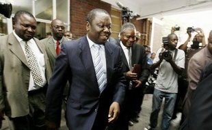 Le Premier ministre zimbabwéen Morgan Tsvangirai - qui a formé à la mi-février un gouvernement d'union avec son rival historique, le président Robert Mugabe - a évalué la semaine dernière à cinq milliards de dollars le coût de la reconstruction à long terme de son pays.