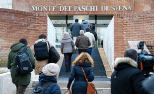 L'assemblée des actionnaires de la plus vieille banque du monde Banca Monte dei Paschi di Siena (BMPS) a été reportée à samedi mais elle risque de se transformer en bras de fer entre l'actionnaire principal et la direction.