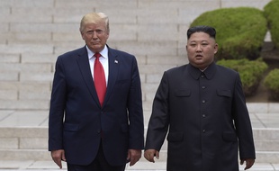 Donald Trump et Kim Jong Un le 30 juin 2019 à la frontière entre la Corée du Nord et du Sud