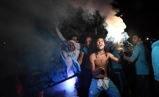 Des fans de l'OM après la qualification de l'équipe marseillaise pour la finale de la Coupe d'Europe le 3 mai 2018.
