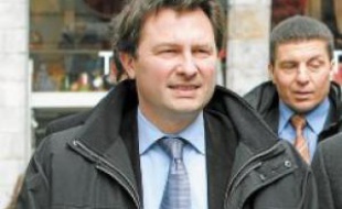 Le socialiste Dominique Baert (à gauche) s'est montré le plus assidu, l'UMP Sébastien Huyghe le plus productif.