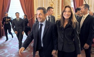 A l'Elysée, les visiteurs matinaux samedi avaient pu y rencontrer le président Nicolas Sarkozy et son épouse présents pendant une heure, avant qu'ils ne s'envolent pour New York.