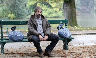 Gustave Kervern dans le film « Dans la cour » sorti en 2014.