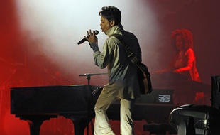 Le chanteur Prince lors du HOP FARM FESTIVAL 2011 dans le Kent