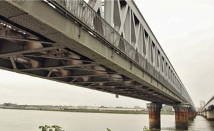 Un diagnostic de la Drac a révélé que la passerelle Eiffel était en bon état.