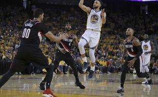 Stephen Curry a plombé Portland sur le match 1.