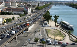 Automobilistes sur l'A7 le 25 juillet 2015 à Lyon
