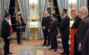 François Hollande et les représentants des principaux cultes religieux en France ont eu un dialogue "apaisé" et "fructueux" mardi soir à quelques jours de la grande manifestation contre le projet ouvrant le droit au mariage homosexuel, a-t-on appris auprès des participants.