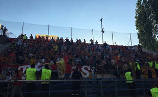Le bas de la tribune lensoise à Dijon ne tient pas