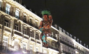 Les premières statues brésiliennes ont été enlevées, dans la nuit de lundi à mardi.