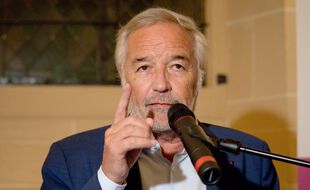 Le maire socialiste de Dijon François Rebsamen a dénoncé le