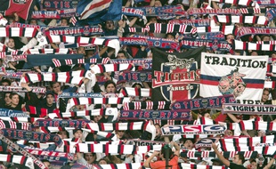 Le public du Parc, lors d'un classico de 2002