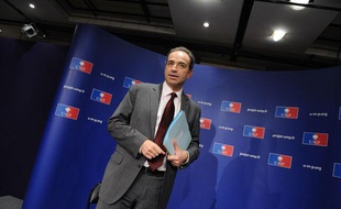 Jean-François Copé, secrétaire général de l'UMP, lors d'une conférence de presse, le 30 mars 2011.