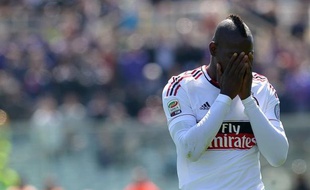 L'attaquant de l'AC Milan Mario Balotelli a été suspendu trois matches par la commission de discipline de la Ligue italienne de football (Lega), mardi, pour une injure à un arbitre assistant.