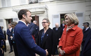 Emmanuel Macron et Valérie Pécresse, à Medan le 26 octobre 2021.