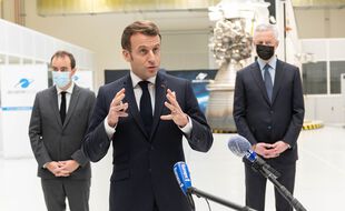 Emmanuel Macron, le 12 janvier 2021 à Vernon, sur le site d'ArianeGroup.